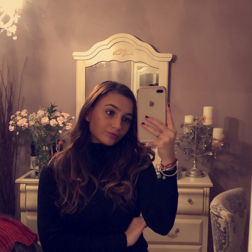 Meet your Posher, Emily